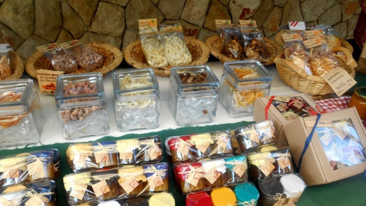 Pekmezi, bademi, hrana, štand Agroklub