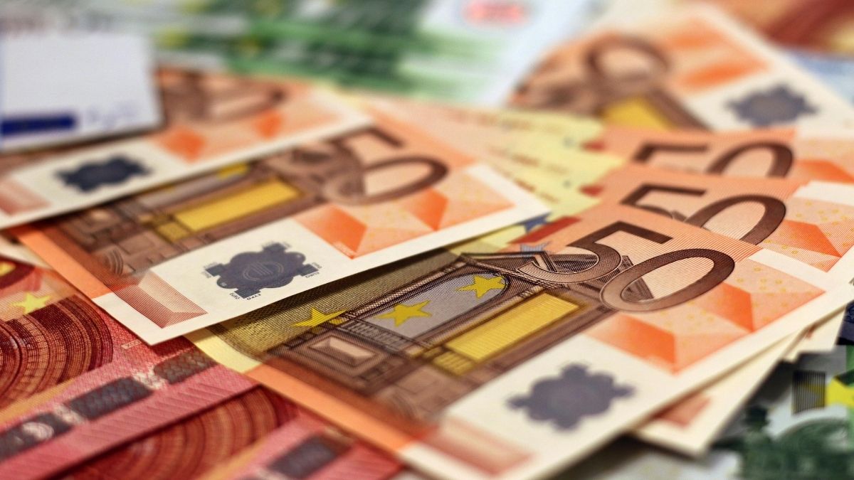 Euro, plaća, nezaposlenost Pexels