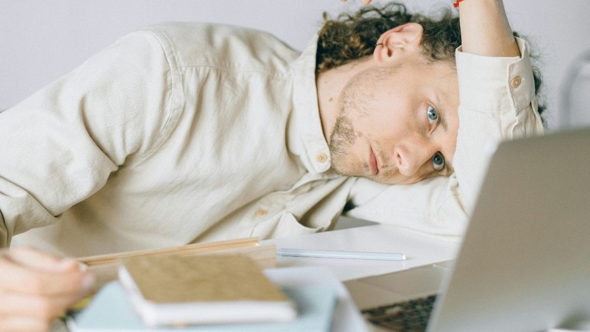 Burnout, sagorijevanje, napor, loša atmosfera, loši odnosi Pexels