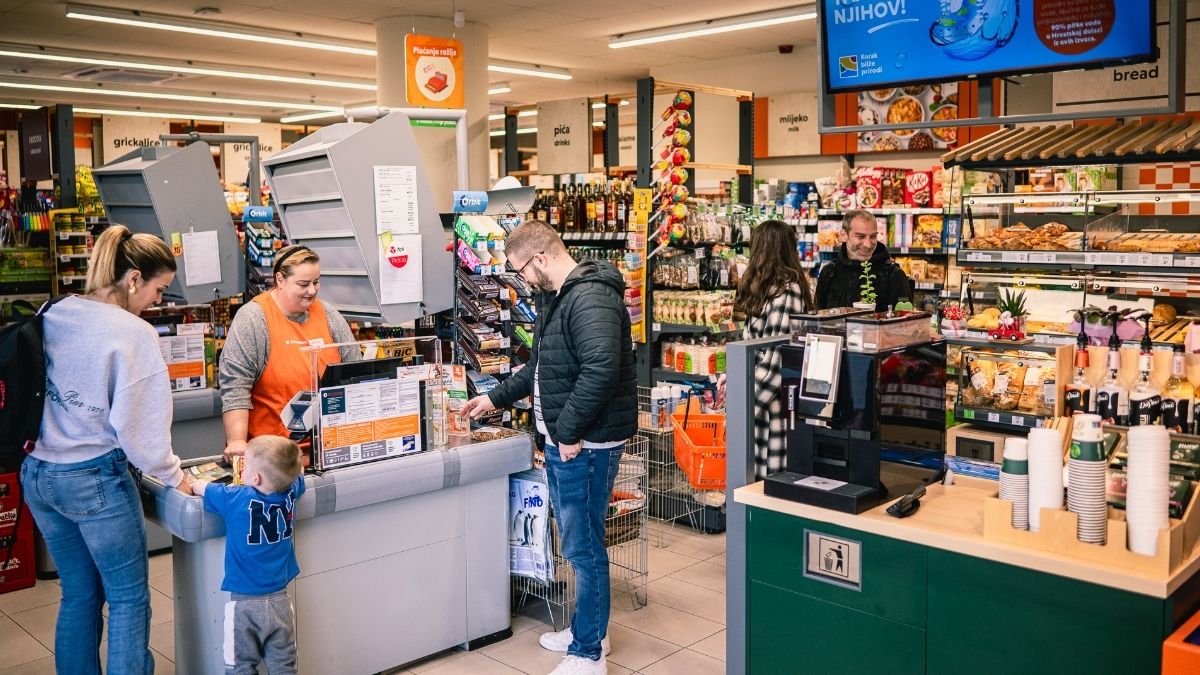 Studenac, trgovina, rad, prodaja, Izvor Arhiva Studenca