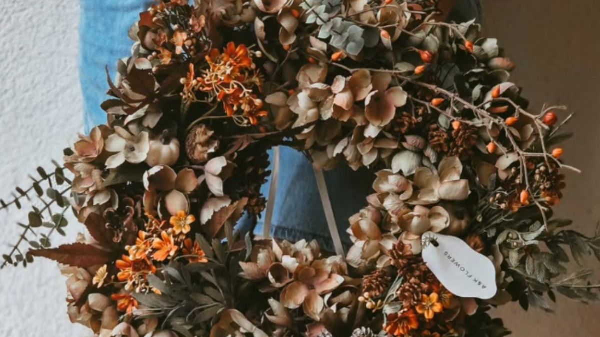 Aranžman, suhe grančice. bobice, AK Flowers