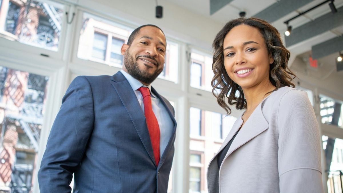 Odnosi na poslu, ljubavna veza, kolege, suradnici, par Pexels