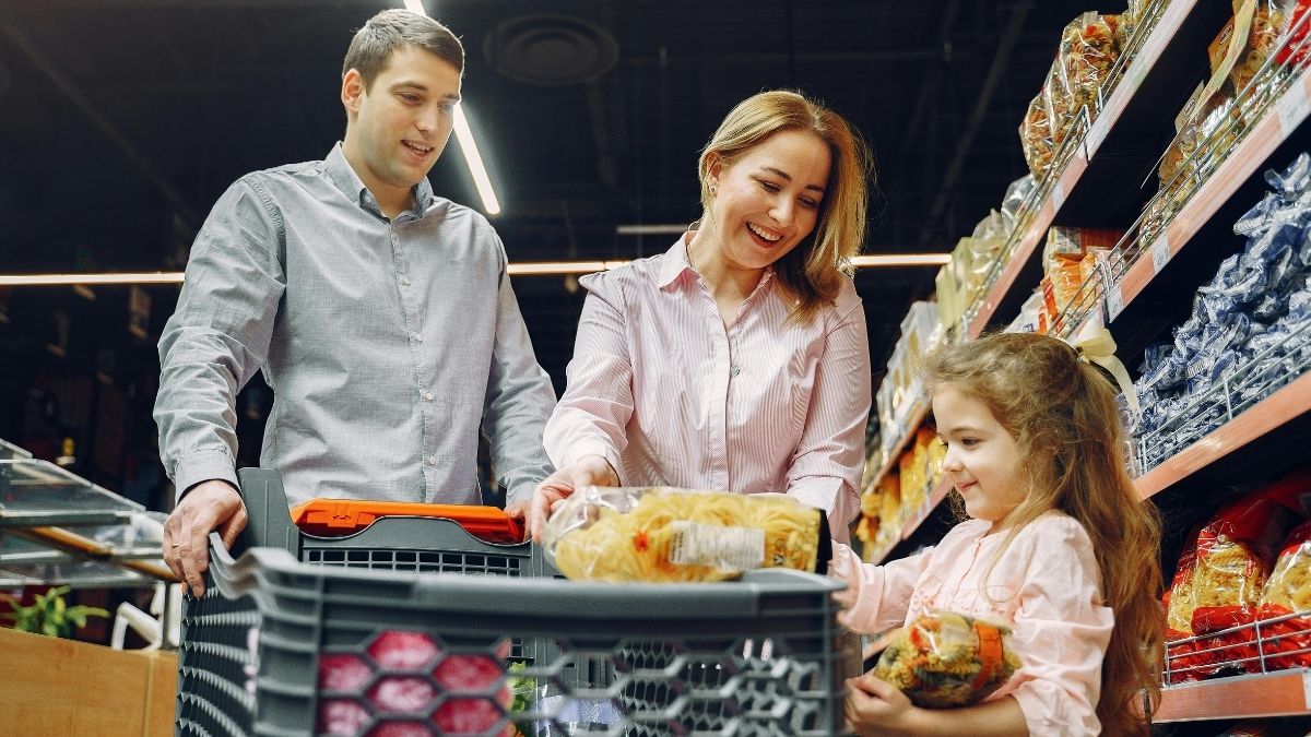 Obitelj, kupovina namirnica Pexels