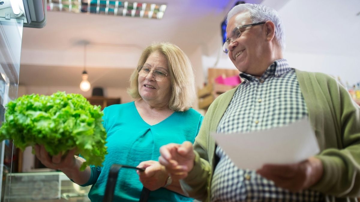 Popis za kupovinu, kupovina namirnica, umirovljenici, šoping, rad, cijene, mirovina Pexels