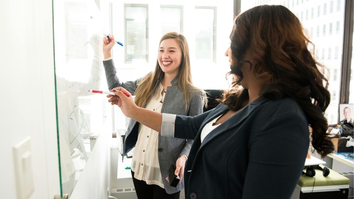 Pozitivna atmosfera, kolegice Pexels