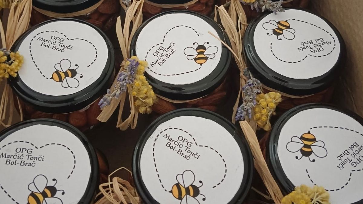 OPG Marčić Tonči, Bol, Brač, pčelinji proizvodi Privatna arhiva