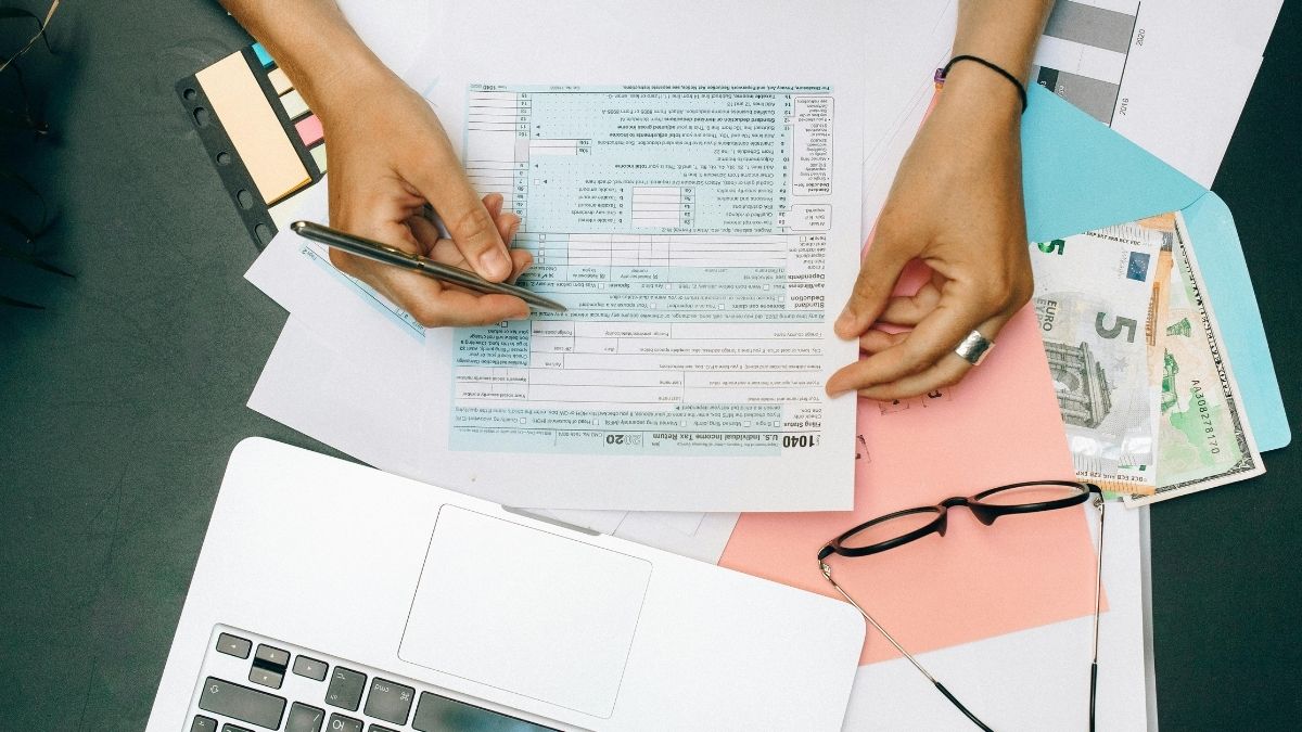 Povrat poreza, papirologija, porez, ispunjavanje, novac, euri, olakšice Pexels