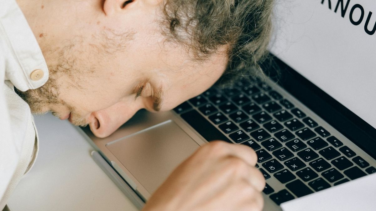 Sagorijevanje, psihološki teret, umor, iscrpljenost, burnout Pexels