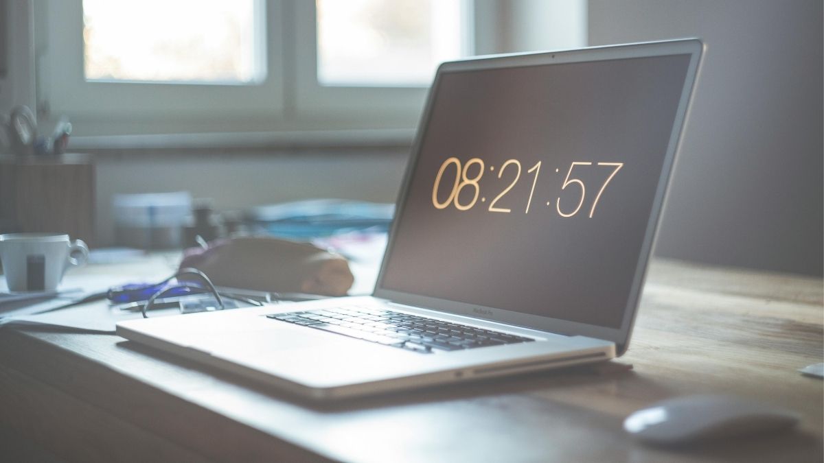 Umor, sat, nespavanje Pexels