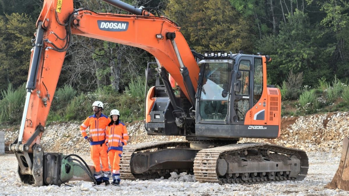 Naporan rad, zaposlenici, građevina, bager Unsplash