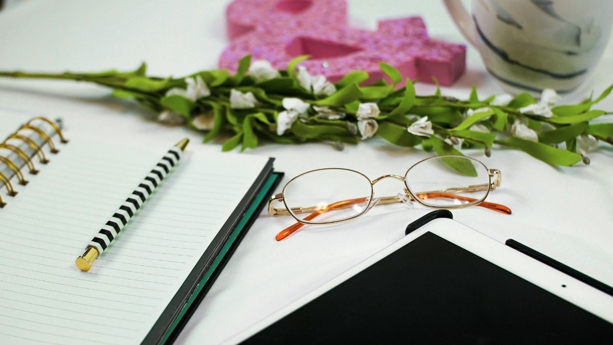 Proljeće, rad, cvijeće, tablet Pexels